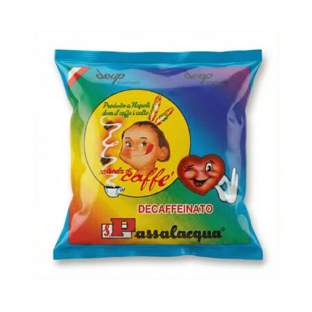 Bustina singola monodose di colore azzurro del Caffè Passalacqua Miscela Deup Decaffeinato. Grafica con logo dell'Indiano e cuore rosso.